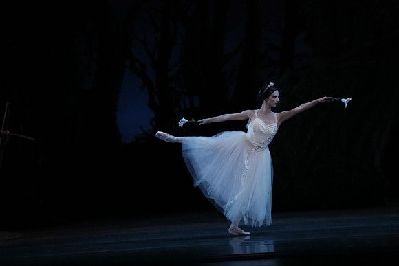 20161020_MCB_Giselle_Act2_DRDA_Arsht_73A6068