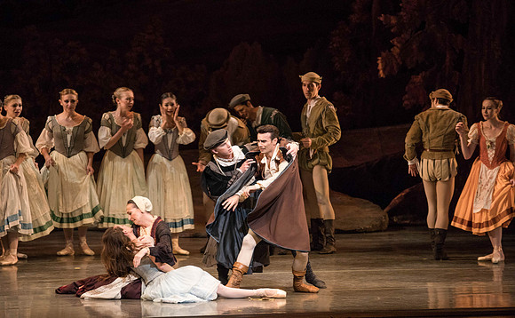 20161022_MCB_Giselle_Act1_2Cast_Tricia_Arsht_73A9414