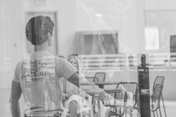 20120920_T1936x1288-57522
