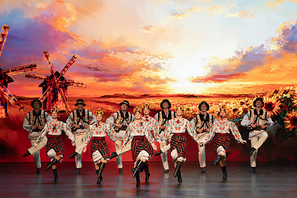 20241026_-Bukovynian Folk dance__DSC1409-Enhanced-NR