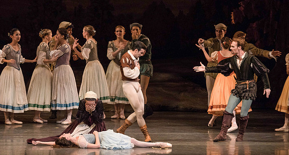 20161022_MCB_Giselle_Act1_2Cast_Tricia_Arsht_73A9358