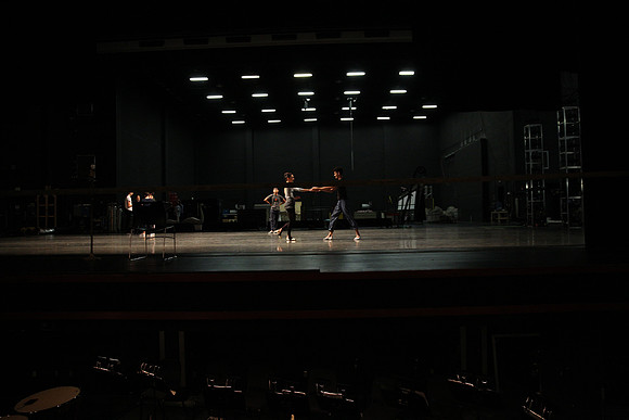 20151025_MCB_Back_Stage_2Cast_Arsht_IMG_7501