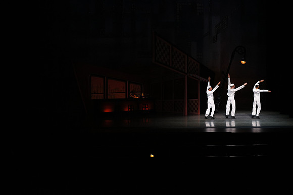 20151022_MCB_Fancy_Free_Warmup_Stage_Arsht_75A5300