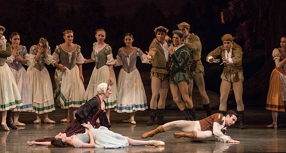 20161022_MCB_Giselle_Act1_2Cast_Tricia_Arsht_73A9385