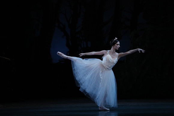 20161020_MCB_Giselle_Act2_DRDA_Arsht_73A6031
