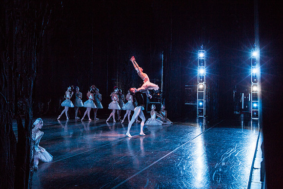 20151022_MCB_Back_Stage_Arsht_L1B6156