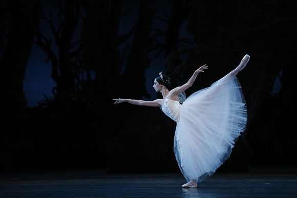 20161020_MCB_Giselle_Act2_DRDA_Arsht_73A5977