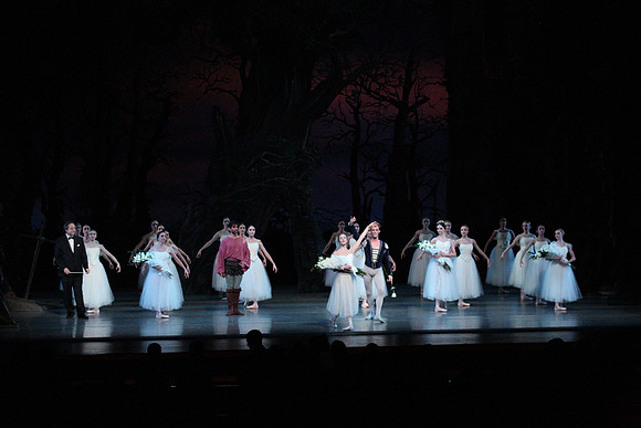 20161021_MCB_Giselle_Act2_Preformance_Arsht_9C7C0146