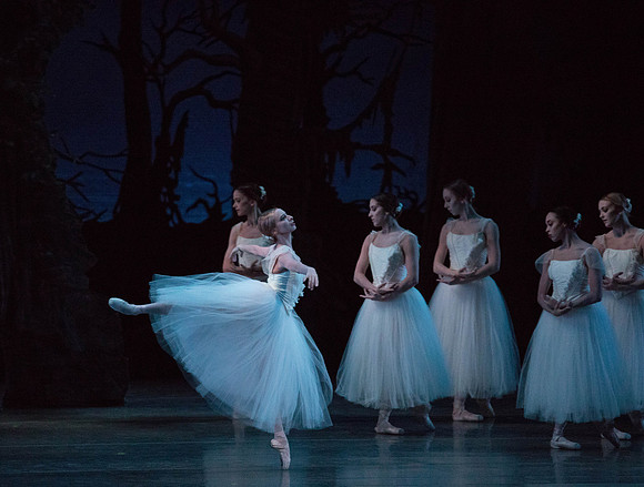 20161022_MCB_Giselle_Act2_2Cast_Tricia_Arsht_73A0225