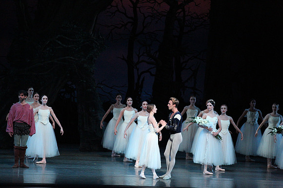 20161021_MCB_Giselle_Act2_Preformance_Arsht_9C7C0064