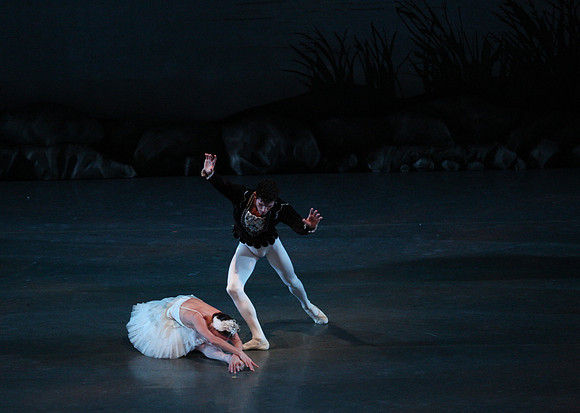 20151114_Swan_Lake_George_Balanchine_Kravis_IMG_6793