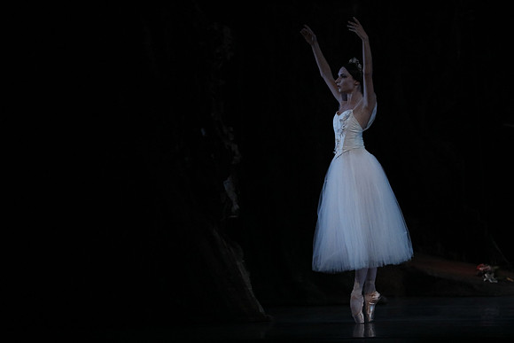20161020_MCB_Giselle_Act2_DRDA_Arsht_73A6004