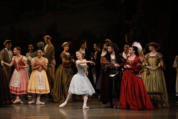 20161021_MCB_Giselle_Act1_Preformance_Arsht_73A0070