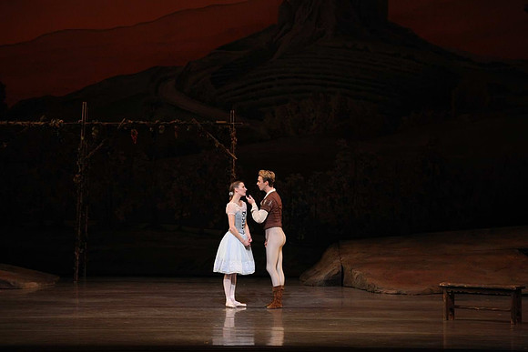 20161020_MCB_Giselle_Act1_DRNN_Arsht_9C7C0223