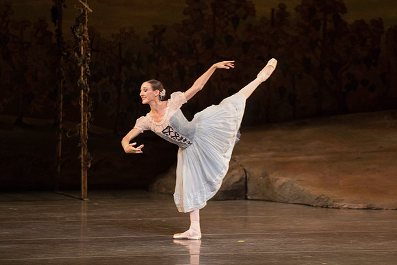 20161022_MCB_Giselle_Act1_2Cast_Tricia_Arsht_Arsht_73A5714